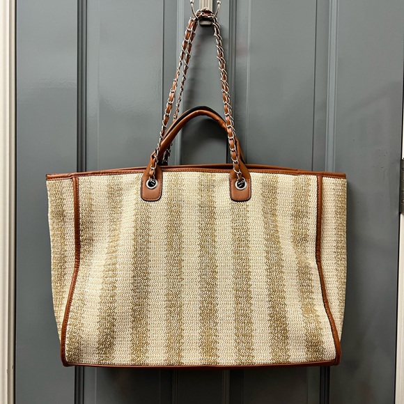 Elegant Tan and Brown Striped Tote Bag - Picture 2 of 10